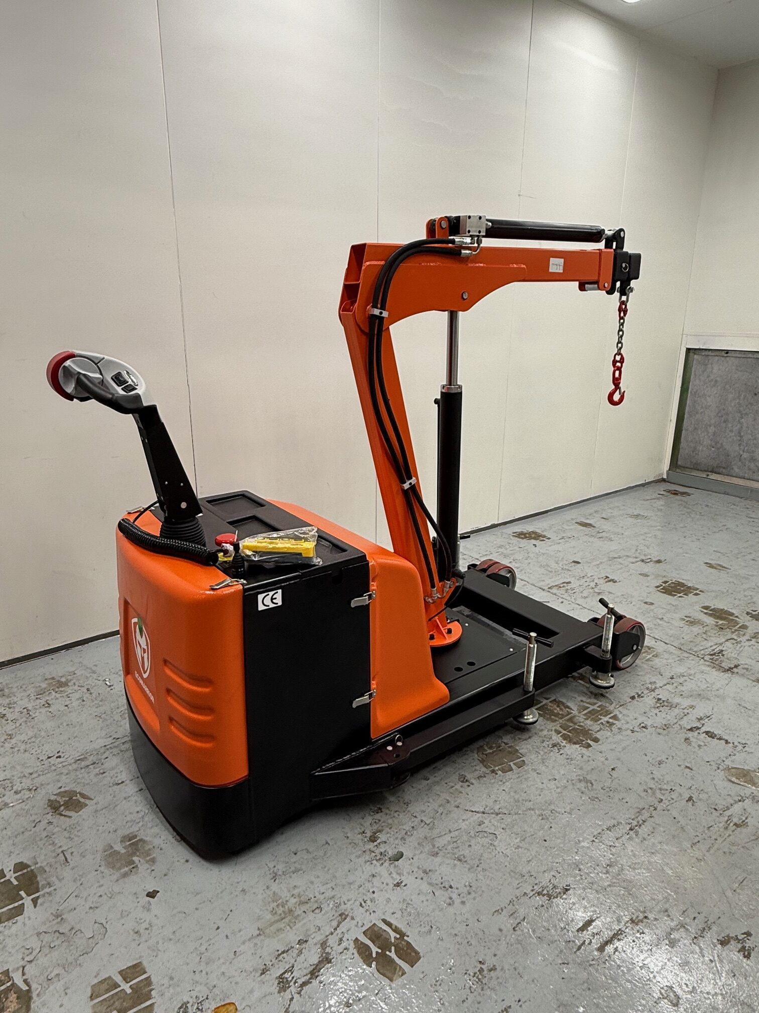 Ecowarrior 900Kg Full Electric Rotating Counterbalanced Crane 18 Ecowarrior 900kg full electric rotating counterbalanced crane