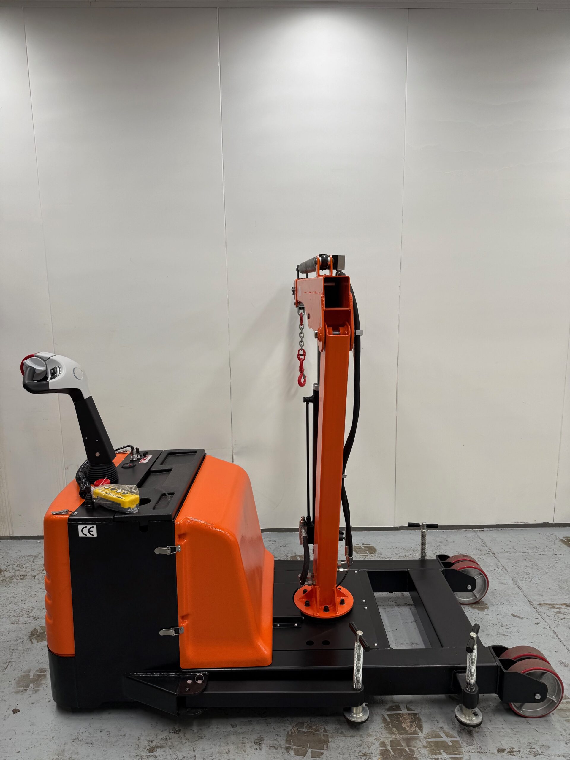 Ecowarrior 900Kg Full Electric Rotating Counterbalanced Crane 15 Ecowarrior 900kg full electric rotating counterbalanced crane