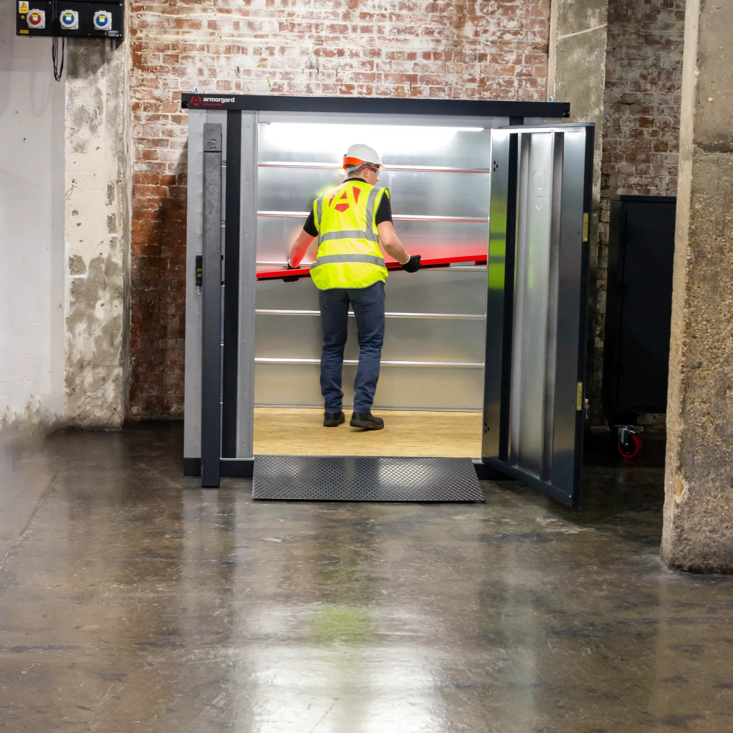 Armorgard Forma-Stor Fr200-T - 2M Deep Storage 12 Armorgard forma-stor fr200-t - 2m deep storage - image 12