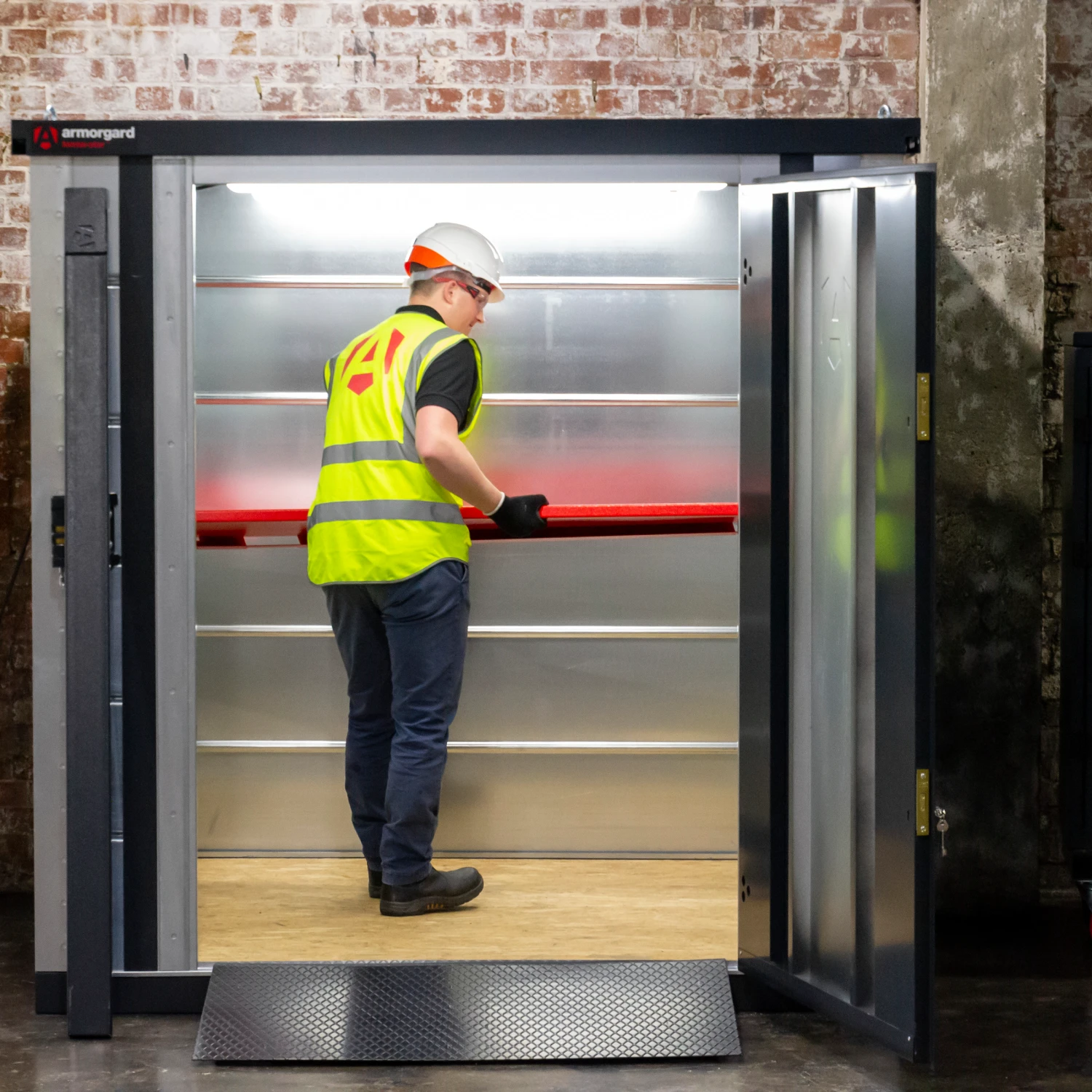 Armorgard Forma-Stor Fr200-T - 2M Deep Storage 13 Armorgard forma-stor fr200-t - 2m deep storage - image 13